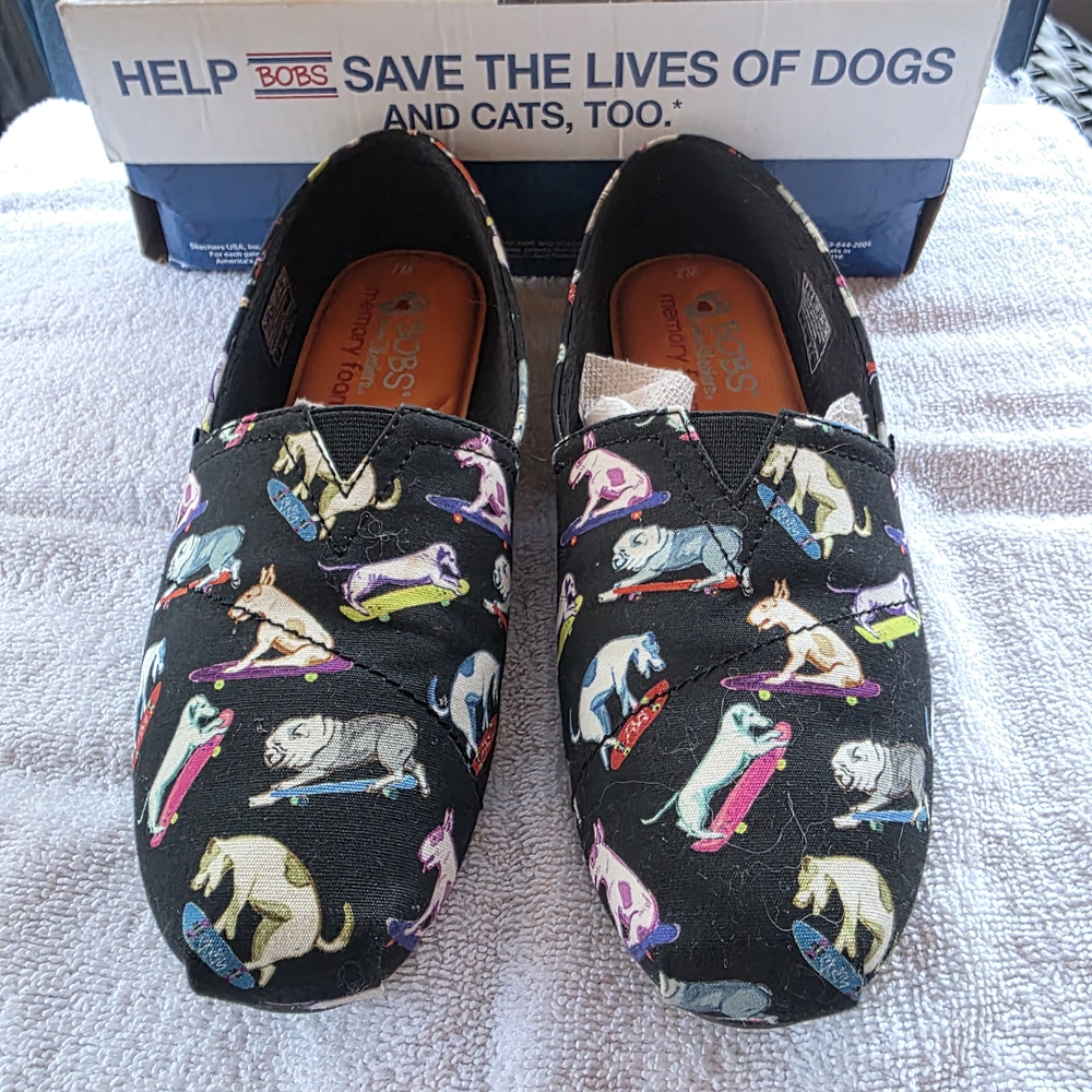 BOBS from Skechers Black Flats with Colorful Dog Design Sz 7
